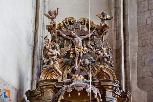 statuie-si-detalii-din-biserica-sfantul-mihail-din-cluj-napoca-judetul-cluj.jpg