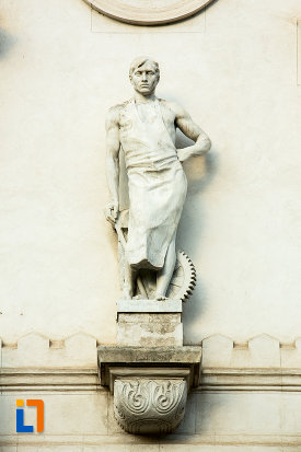 statuie-situata-pe-palatul-administrativ-prefectura-judetului-galati.jpg