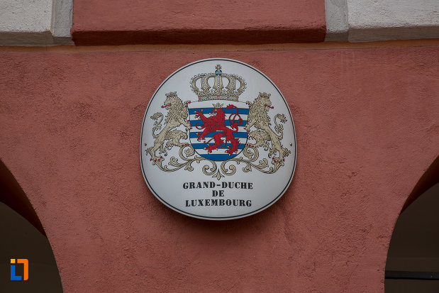 stema-de-pe-casa-azi-centrul-cultural-al-luxemburgului-din-sibiu-judetul-sibiu.jpg