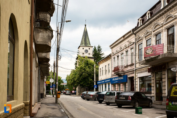 strada-din-orasul-campulung-muscel-judetul-arges.jpg