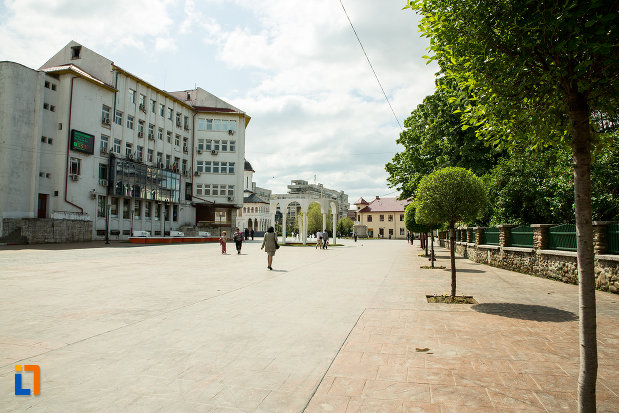 strada-din-orasul-targu-jiu-judetul-gorj.jpg