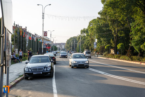 strada-principala-din-orasul-radauti-judetul-suceava.jpg