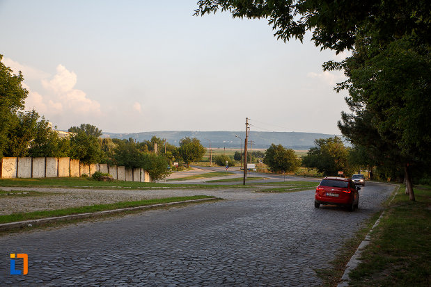 straduta-pavata-din-orasul-turnu-magurele-judetul-teleorman.jpg