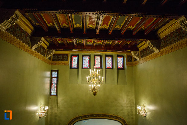 tavanul-din-castelul-cantacuzino-din-busteni-judetul-prahova.jpg