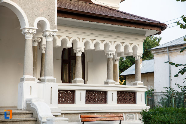 terasa-de-la-casa-zarzara-palatul-copiilor-din-alexandria-judetul-teleorman.jpg