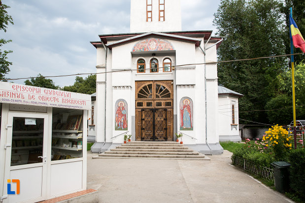 trepte-si-usa-de-la-biserica-inaltarea-domnului-din-giurgiu-judetul-giurgiu.jpg
