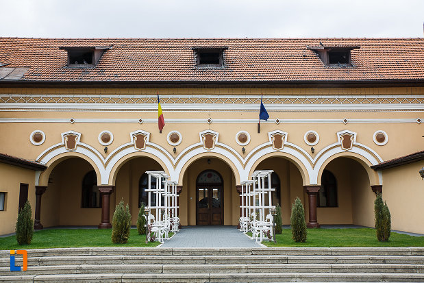 treptele-de-la-cazinoul-muncitoresc-din-petrosani-judetul-hunedoara.jpg