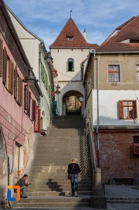 treptele-de-langa-turnul-scarilor-din-sibiu-judetul-sibiu.jpg