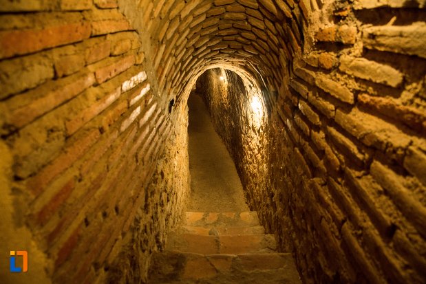tunel-spre-fantana-din-asezarea-romana-sucidava-din-corabia-judetul-olt.jpg