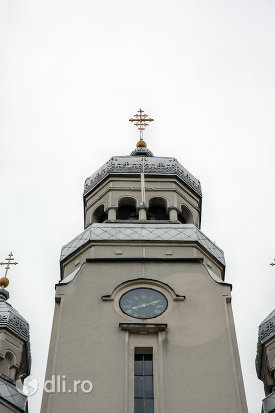 turn-cu-ceas-de-la-biserica-sfanta-treime-din-ardusat-judetul-maramures.jpg