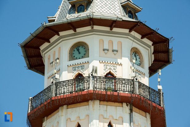 turn-cu-ceasuri-palatul-comunal-din-buzau-judetul-buzau.jpg