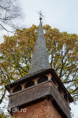 turn-de-la-biserica-de-lemn-din-harnicesti-judetul-maramures.jpg
