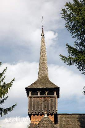 turn-de-la-biserica-de-lemn-nasterea-maicii-domnului-din-calinesti-judetul-maramures.jpg