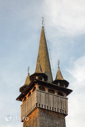 turn-de-la-biserica-de-lemn-sf-nicolae-josani-din-budesti-judetul-maramures.jpg