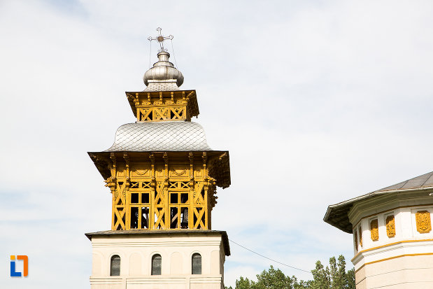 turn-de-la-biserica-sf-nifon-sarbi-1852-din-targoviste-judetul-dambovita.jpg