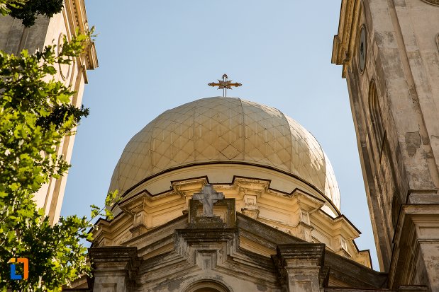 Biserica Sf. Apistoli Petru si Pavel, Sf. Cuvioasa ...