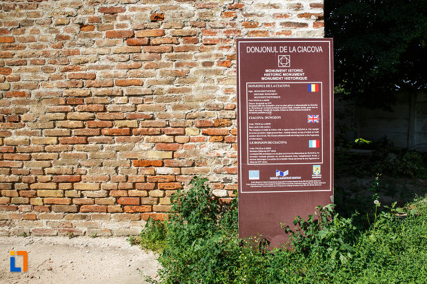 turnul-de-aparare-cula-din-ciacova-judetul-timis-monument-istoric.jpg