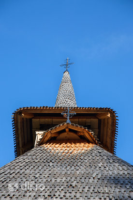 turnul-de-la-biserica-de-lemn-din-valea-stejarului-judetul-maramures.jpg