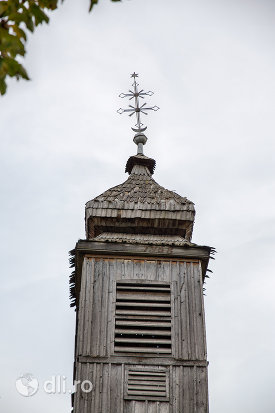 turnul-de-la-biserica-de-lemn-sf-arhangheli-mihail-si-gavril-din-stramtura-judetul-satu-mare.jpg