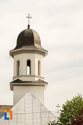 turnul-de-la-biserica-din-cimitirul-rapa-robilor-din-aiud-judetul-alba.jpg