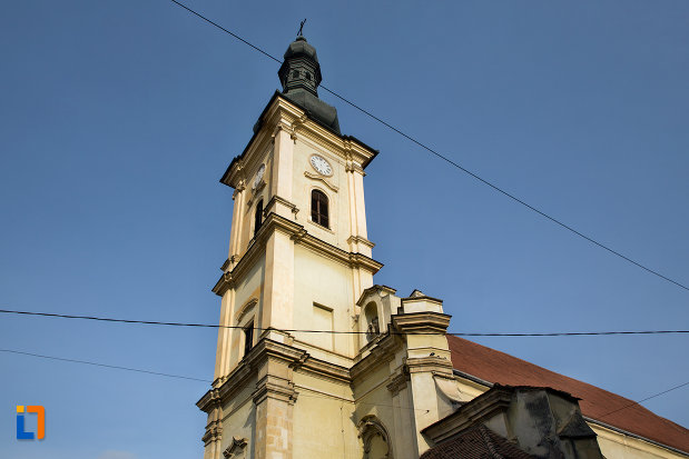 turnul-de-la-biserica-franciscana-din-cluj-napoca-judetul-cluj.jpg