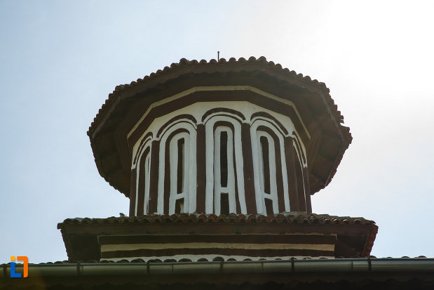 turnul-de-la-biserica-muzeu-sf-ilie-biserica-noua-din-dragasani.jpg