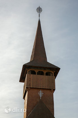 turnul-de-la-biserica-ortodoxa-din-seini-judetul-maramures.jpg