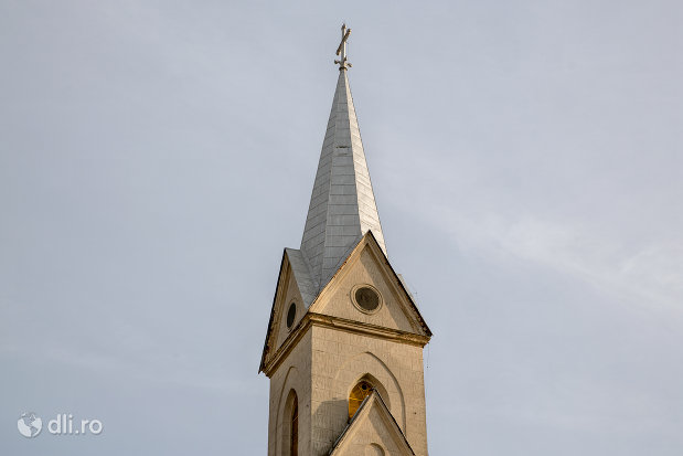 turnul-de-la-biserica-romano-catolica-din-valea-lui-mihai-judetul-bihor.jpg