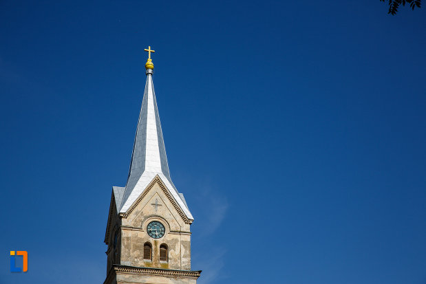 turnul-de-la-biserica-sf-vendelin-din-jimbolia-judetul-timis.jpg