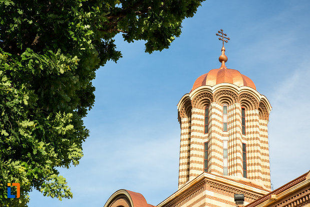 turnul-de-la-catedrala-mitropolitana-inaltarea-domnului-din-targoviste-judetul-dambovita.jpg