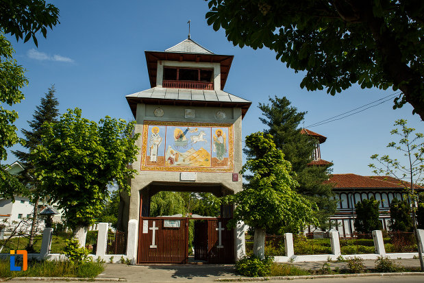 turnul-de-poarta-de-la-biserica-sf-ilie-biserica-noua-din-dragasani-judetul-valcea.jpg