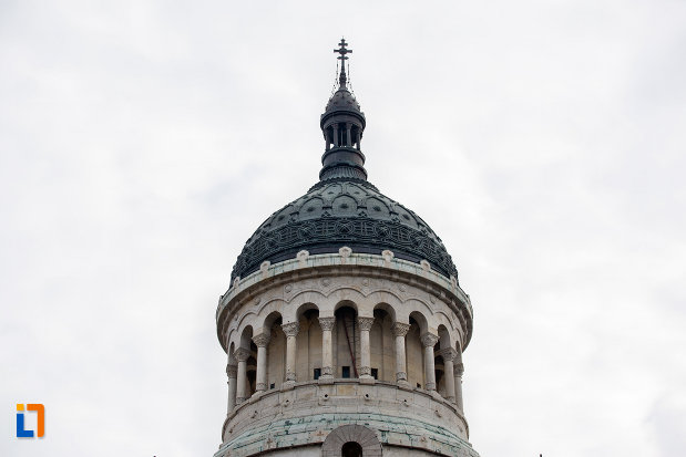 turnul-principal-de-la-catedrala-ortodoxa-a-vadului-feleacului-si-clujului-din-cluj-napoca-judetul-cluj.jpg