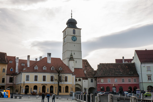 turnul-sfatului-din-sibiu-judetul-sibiu.jpg