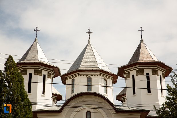 turnuri-de-la-biserica-ortodoxa-din-teius-judetul-alba.jpg