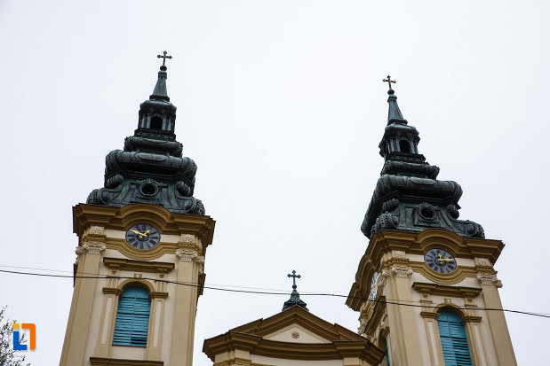 turnurile-de-la-biserica-ortodoxa-adormirea-maicii-domnului-din-lugoj-judetul-timis.jpg