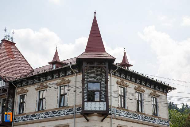 turnurile-de-la-hotelul-carol-fosta-vila-1-1896-din-vatra-dornei-judetul-suceava.jpg