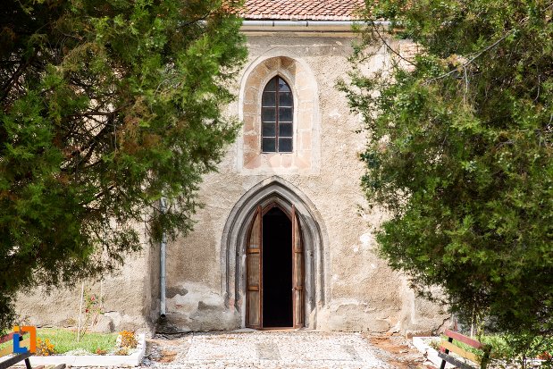 usa-de-la-biserica-evanghelica-din-ghimbav-judetul-brasov.jpg