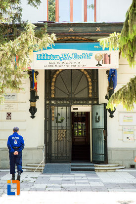 usa-de-la-palatul-comisiei-europene-a-dunarii-azi-biblioteca-va-urechea-din-galati-judetul-galati.jpg