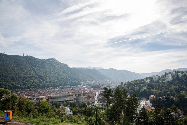 valea-cu-orasul-brasov-judetul-brasov.jpg
