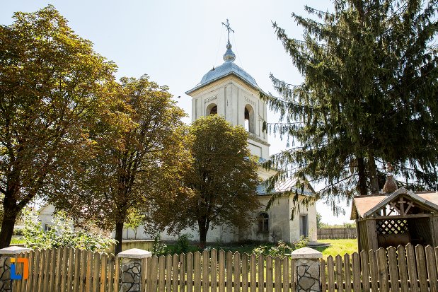 vedere-cu-biserica-cuvioasa-paraschiva-din-stefanesti-judetul-botosani.jpg