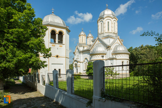 vedere-cu-biserica-sf-nicolae-din-calafat-judetul-dolj.jpg