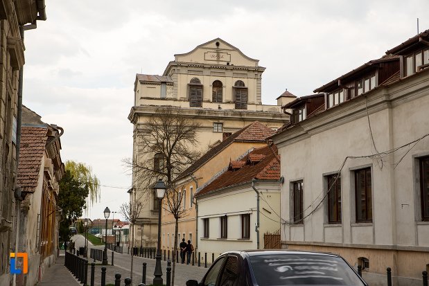 vedere-cu-fosta-manastire-a-trinitarienilor-azi-biblioteca-batthyaneum-din-alba-iulia-judetul-alba.jpg