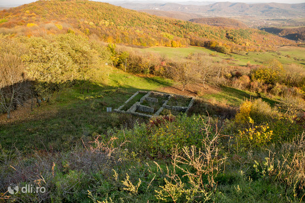 vedere-cu-fundatie-din-orasul-porolissum-din-moigrad-judetul-salaj.jpg
