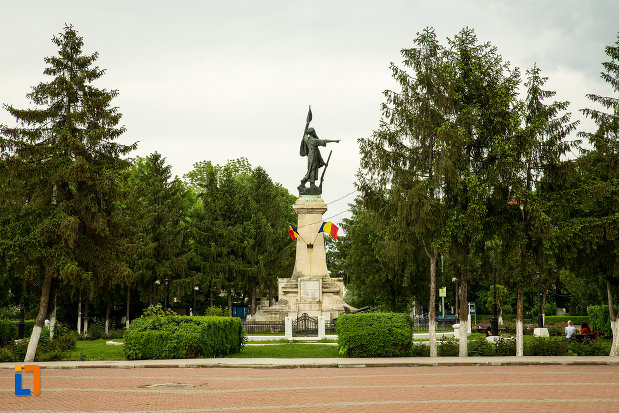 vedere-cu-monumentul-independentei-din-corabia-judetul-olt.jpg