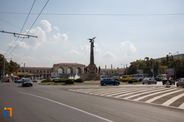 vedere-cu-monumentul-vanatorilor-din-razboiul-de-independenta-din-ploiesti-judetul-prahova.jpg