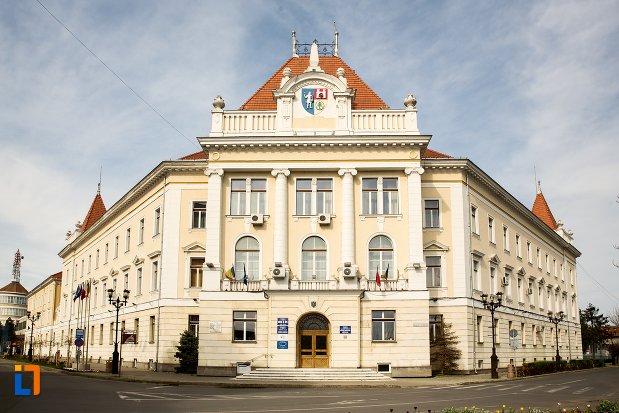 vedere-cu-primaria-din-alba-iulia-judetul-alba.jpg