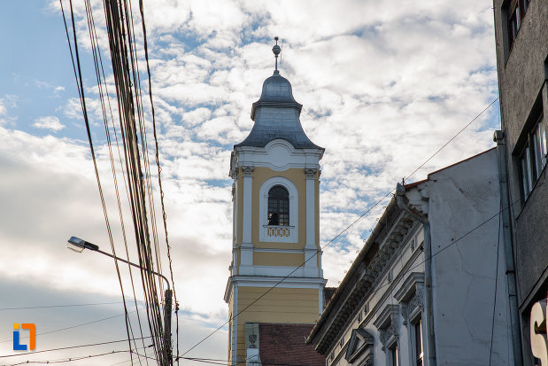 vedere-cu-turnul-de-la-biserica-evanghelica-luterana-sinodo-prezbiteriana-din-cluj-napoca-judetul-cluj.jpg