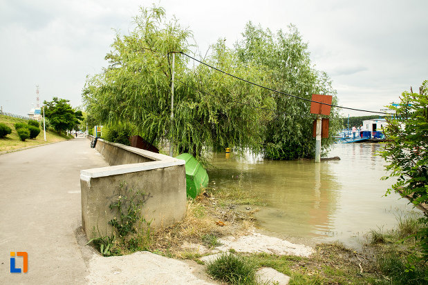 vedere-de-pe-faleza-dunarii-din-galati-judetul-galati.jpg