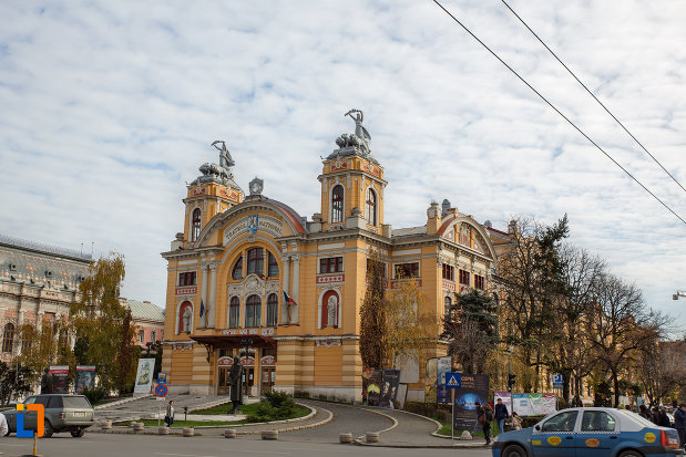 vedere-indepartata-cu-teatrul-national-din-cluj-napoca-judetul-cluj.jpg