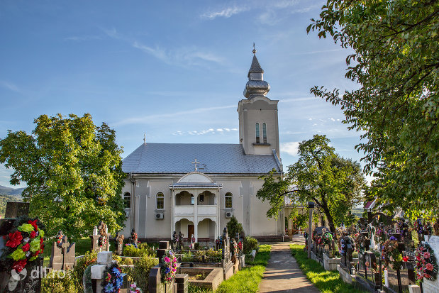 vedere-laterala-spre-biserica-din-moiseni-judetul-satu-mare.jpg